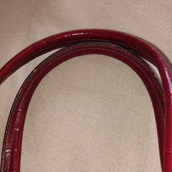 Liz Claiborne Burgundy Faux Croc Purse - Picture 6 of 6